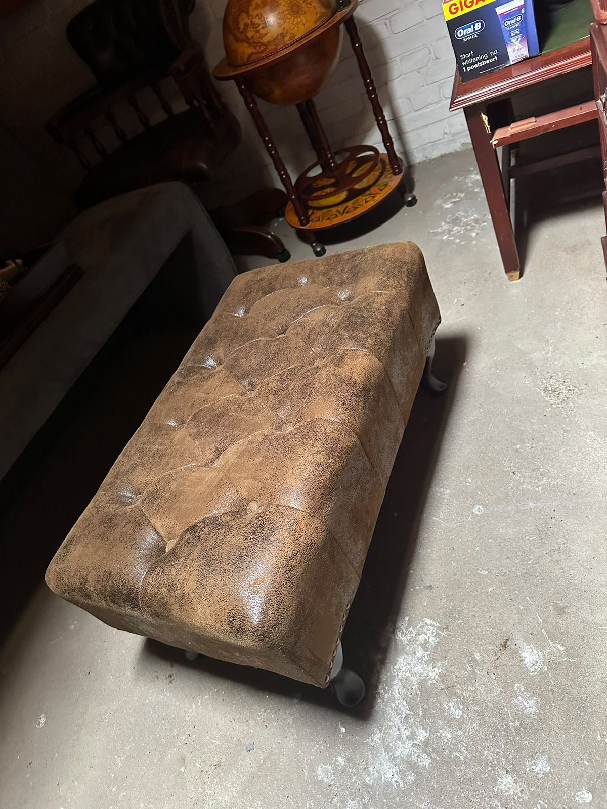 Chesterfield look Poef, Ophalen, Gebruikt, Rechthoekig, 75 tot 100 cm