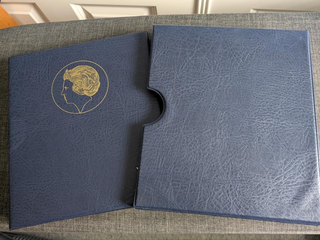 Euromunten Beatrix in luxe album incl spec 2 en 5 euromunten, Ophalen of Verzenden, Overige landen, Overige waardes, Zilver