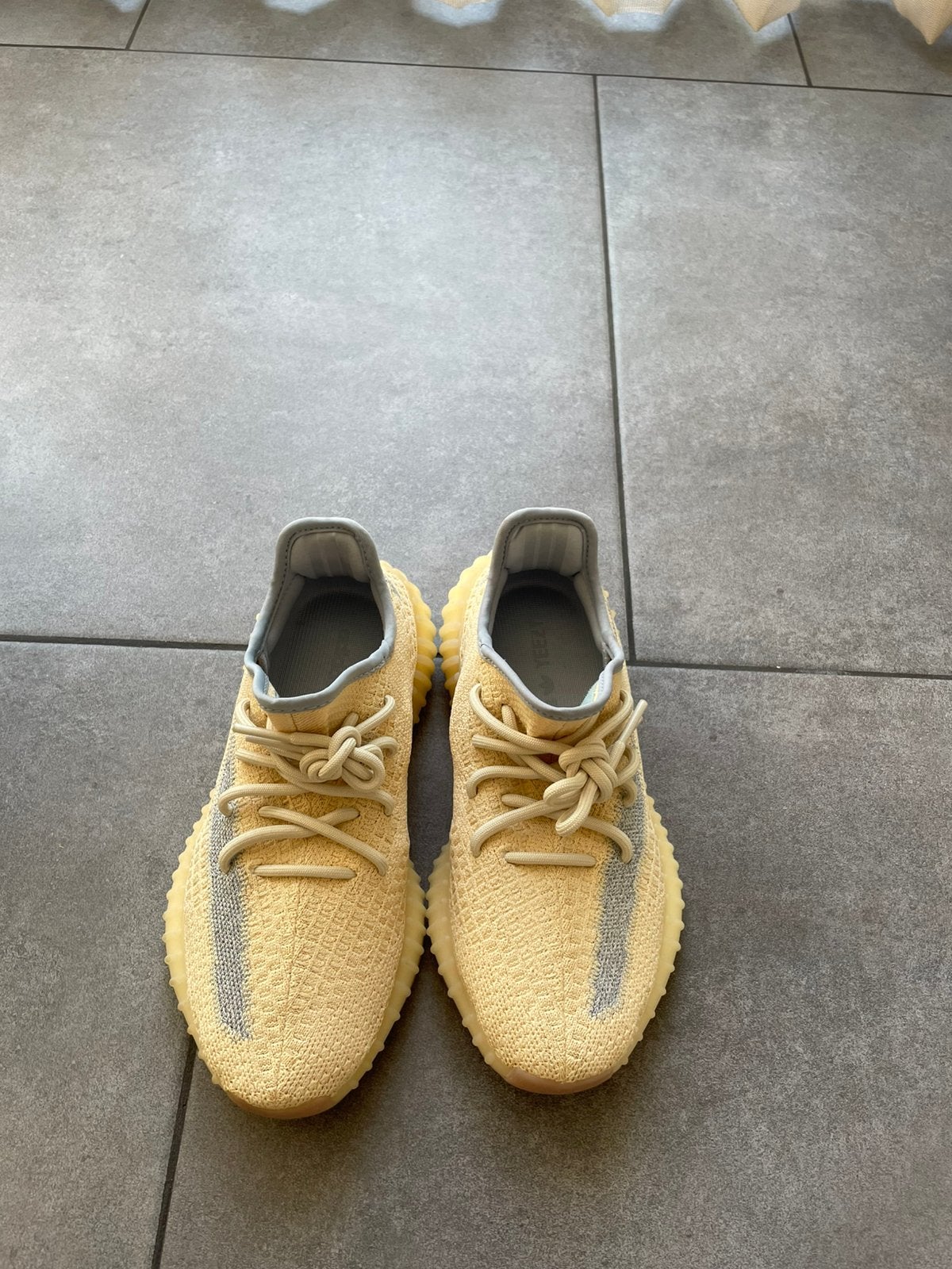 Yeezy easter maat 38 2/3, Beige, Ophalen of Verzenden, Sneakers of Gympen, Zo goed als nieuw
