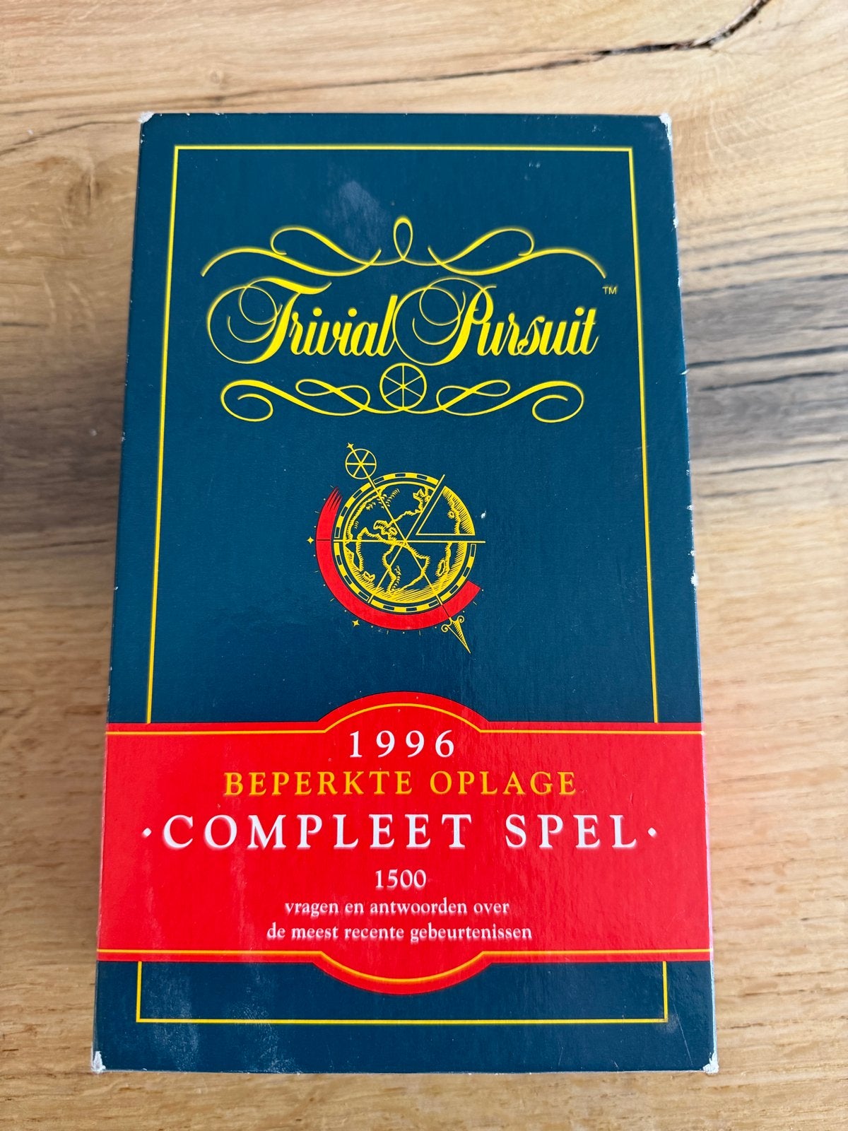 Trivial Pursuit 1996 Beperkte Oplage - Compleet Spel, Drie of vier spelers, Ophalen of Verzenden, Gebruikt