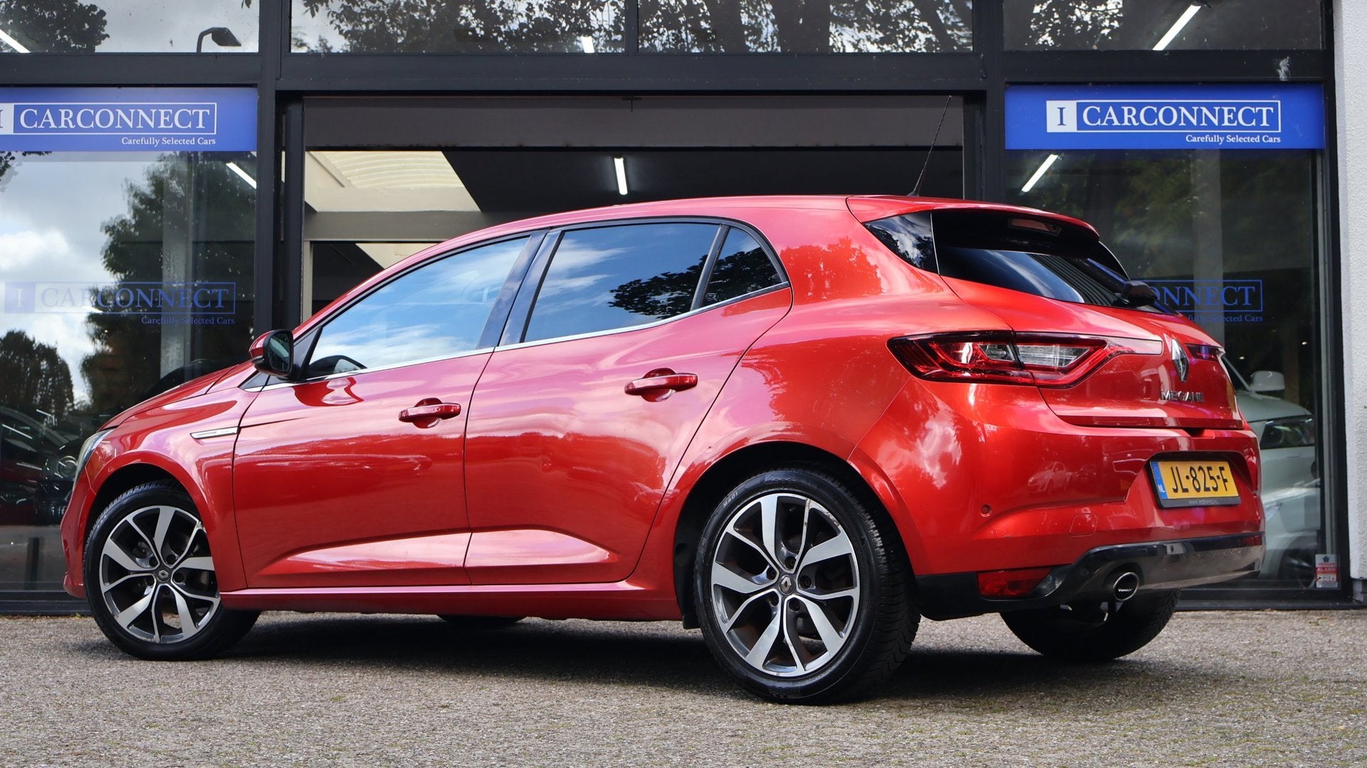 Renault Mégane 1.2 TCe Bose|PDC|LED|Navi|Vol|Distr.nieuw!, Voorwielaandrijving, Dealer onderhouden, Gebruikt, 4 cilinders