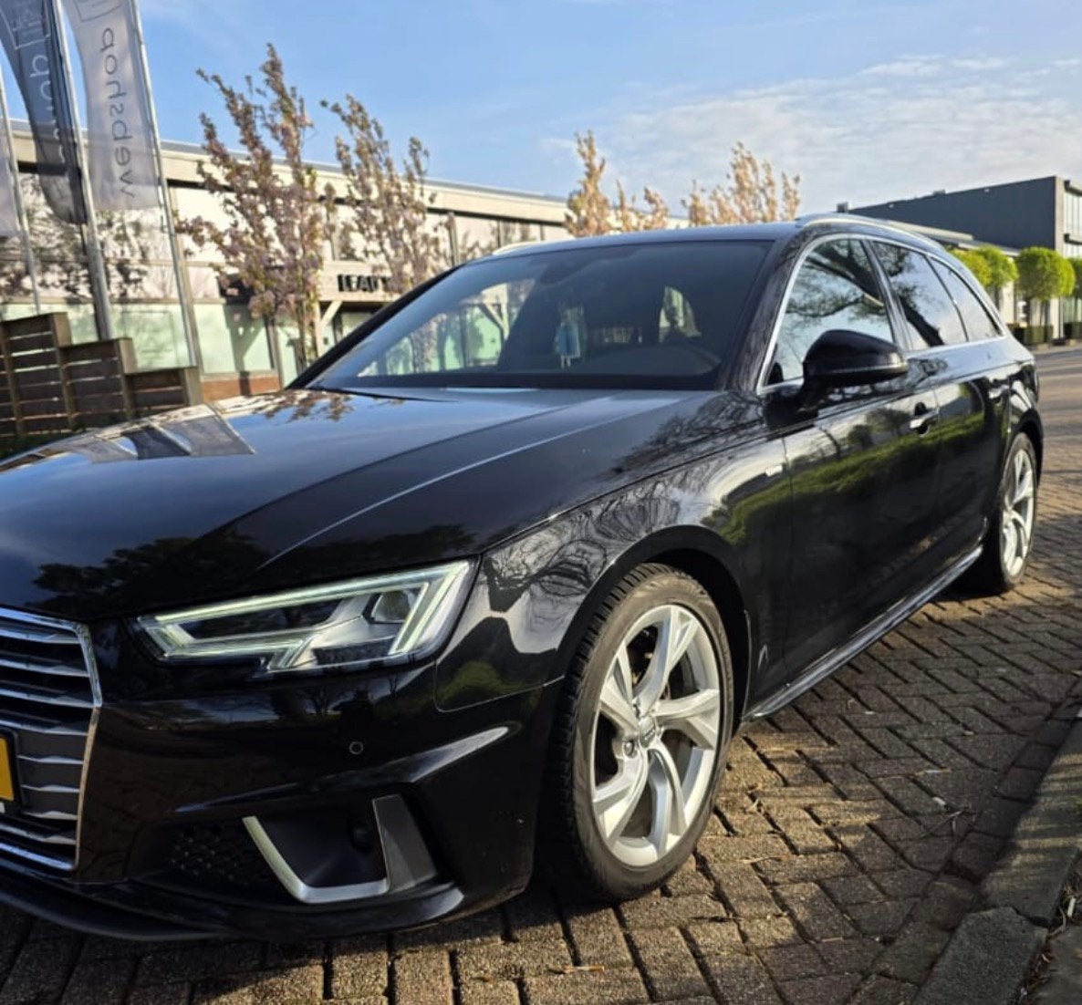 Audi A4 AVANT: 35 TFSI S-line PANO LED 2020, 4 cilinders, A4, Zwart, Leder