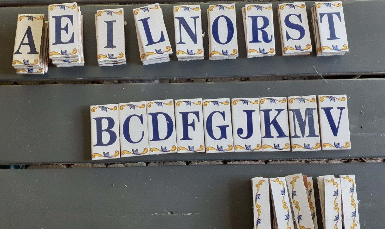 Spaanse lettertegeltjes, Ophalen of Verzenden, Gebruikt