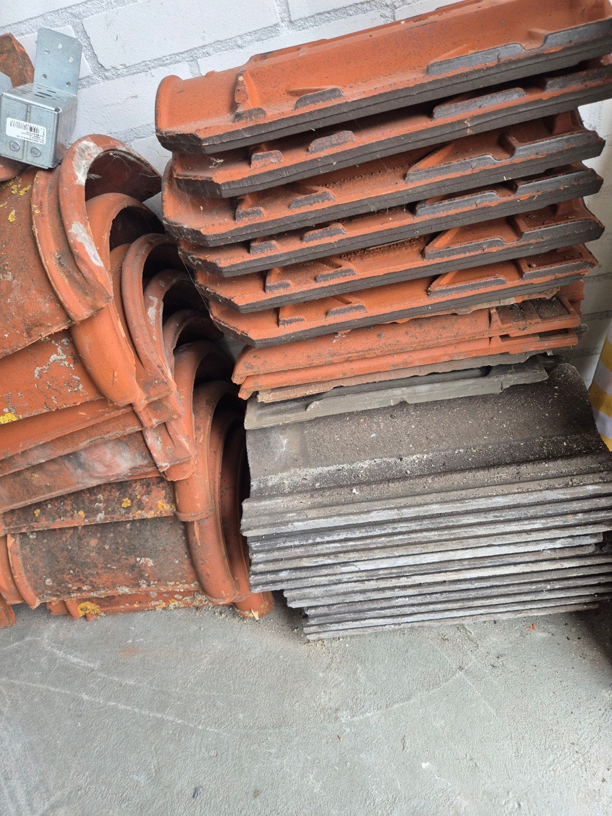 te koop dakpannen nokken, Doe-het-zelf en Verbouw, Dakpannen en Dakbedekking, Steen of Klei, Ophalen of Verzenden, 15 m² of meer