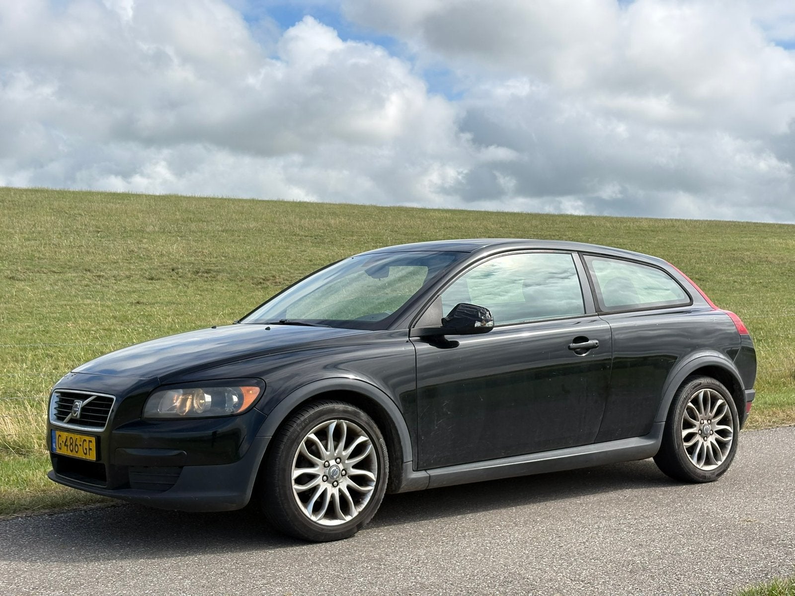 Volvo C30 1.6 2008 Zwart | INRUILKOOPJE | APK 01-2027, Auto's, Volvo, Stof, 4 cilinders, 4 stoelen, 100 pk