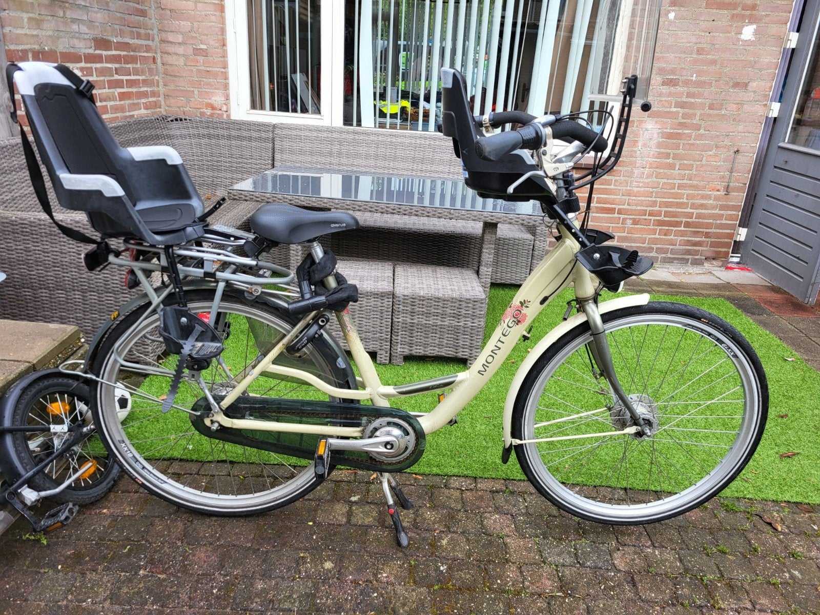 Montego mamafiets met 2 kinderzitjes, Ophalen, Gebruikt, Overige merken