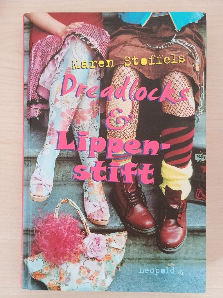 Dreadlocks en lippenstift van Maren Stoffels, Ophalen of Verzenden, Zo goed als nieuw, Maren Stoffels