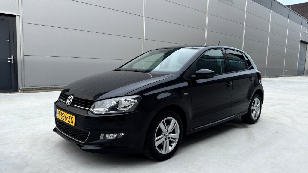 Volkswagen Polo 1.2 51KW 2012 Zwart, Auto's, Voorwielaandrijving, Euro 5, 967 kg, 40 €/maand
