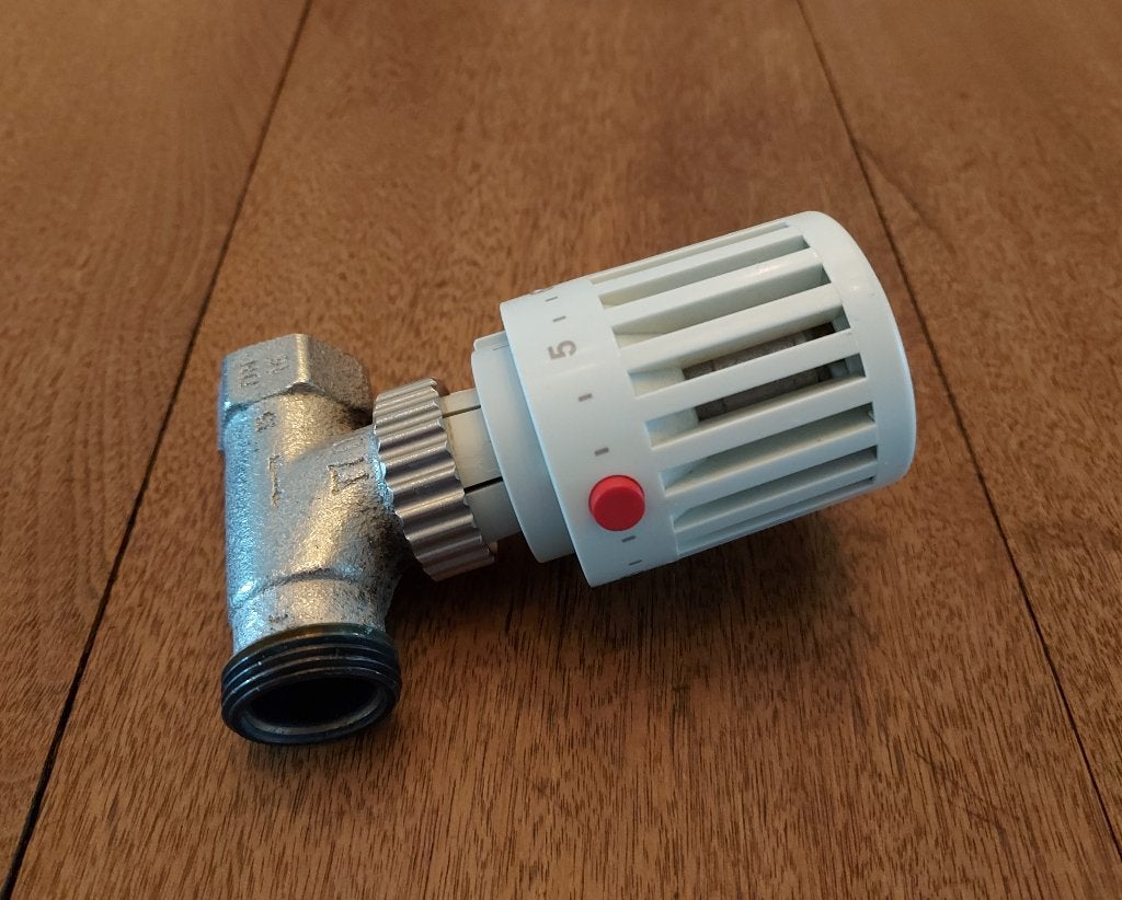 2 stuks Honeywell thermostaatknoppen met radiatorkraan recht, Doe-het-zelf en Verbouw, Thermostaten, Ophalen of Verzenden, Gebruikt