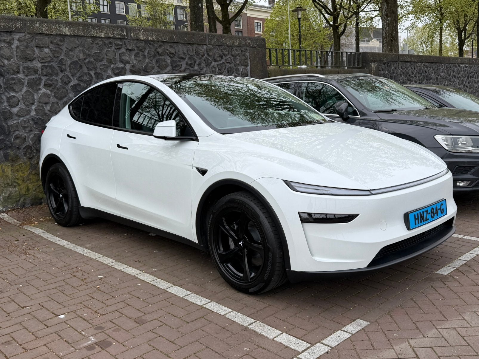 Tesla Model Y Juniper RWD 2025 | BTW aftrekbaar | Zeer net, Auto's, Automaat, Achterwielaandrijving, Zwart, 24 min