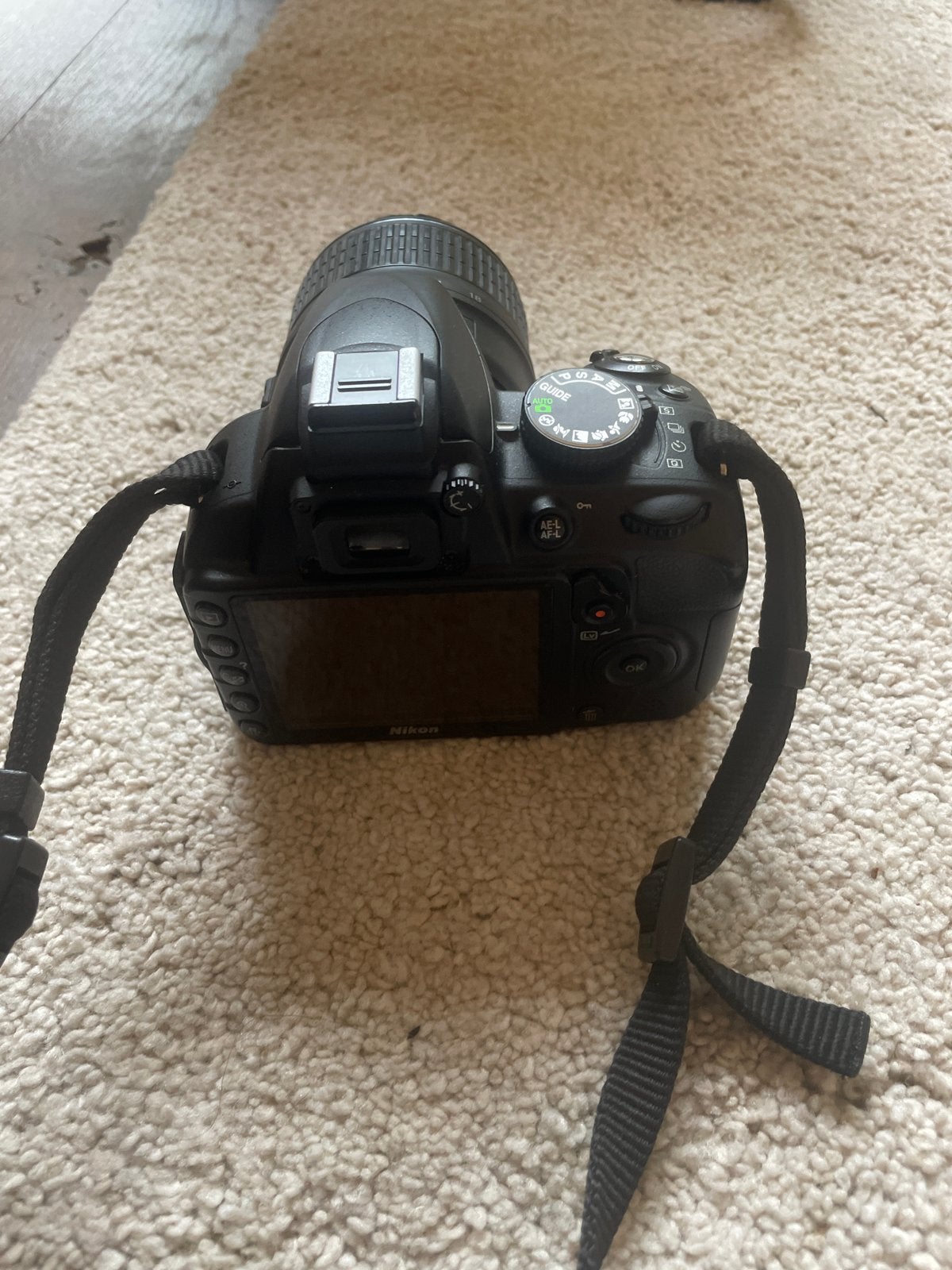 Nikon D3100 camera, stelt soms niet scherp in, Gebruikt, Spiegelreflex, Oplader, Ophalen of Verzenden