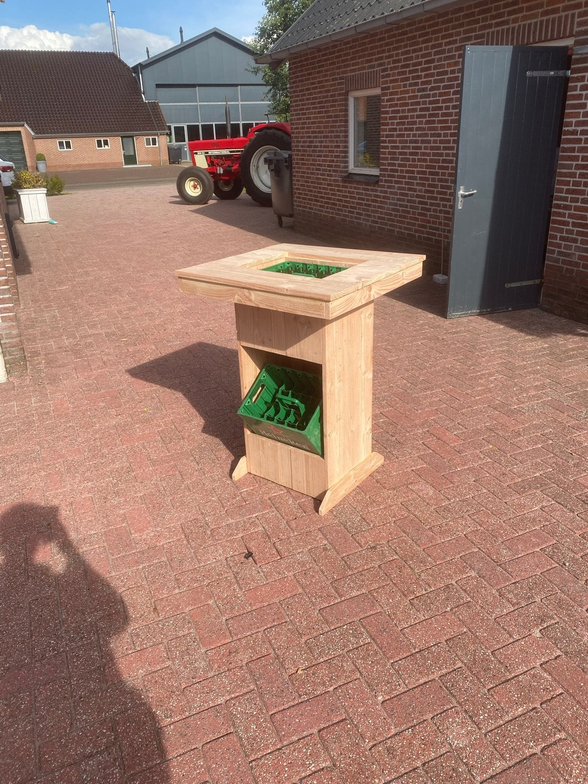 Houten statafel met plek voor bierkratten, Tuin en Terras, Ophalen, Nieuw, Vierkant, Hout