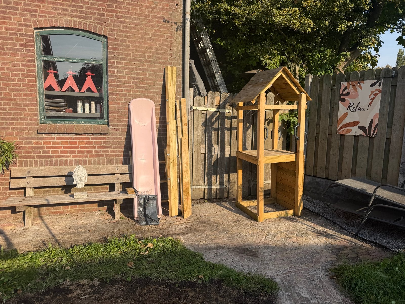 Nieuwe glijbaan met schommels- half gemonteerd, compleet, Ophalen, Zo goed als nieuw, Glijbaan