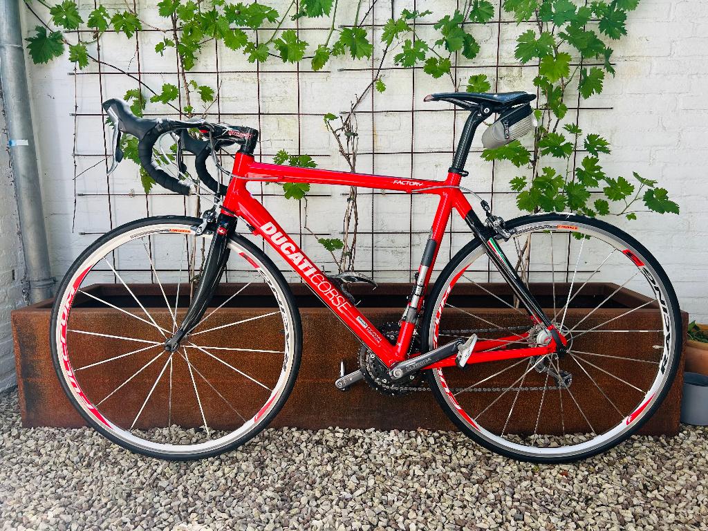 Bianchi Ducati Corse Factory racefiets, Fietsen en Brommers, 28 inch, Velgrem, Aluminium, Zo goed als nieuw