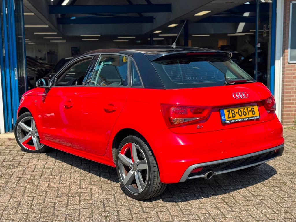 Audi A1 Sportback 1.2 TFSI S-Line 2014 ROOD NAVI AIRCO NAP, Voorwielaandrijving, Euro 5, Zwart, 4 cilinders