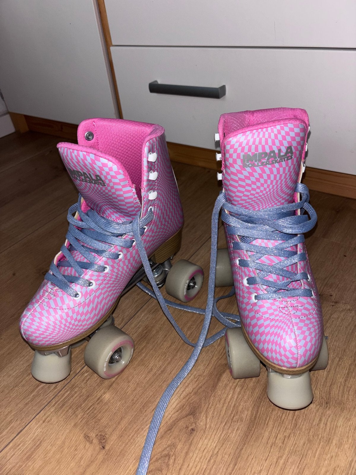 Nieuwe Impala rolschaatsen met beschermset, Ophalen of Verzenden, Nieuw, Dames, Bescherming
