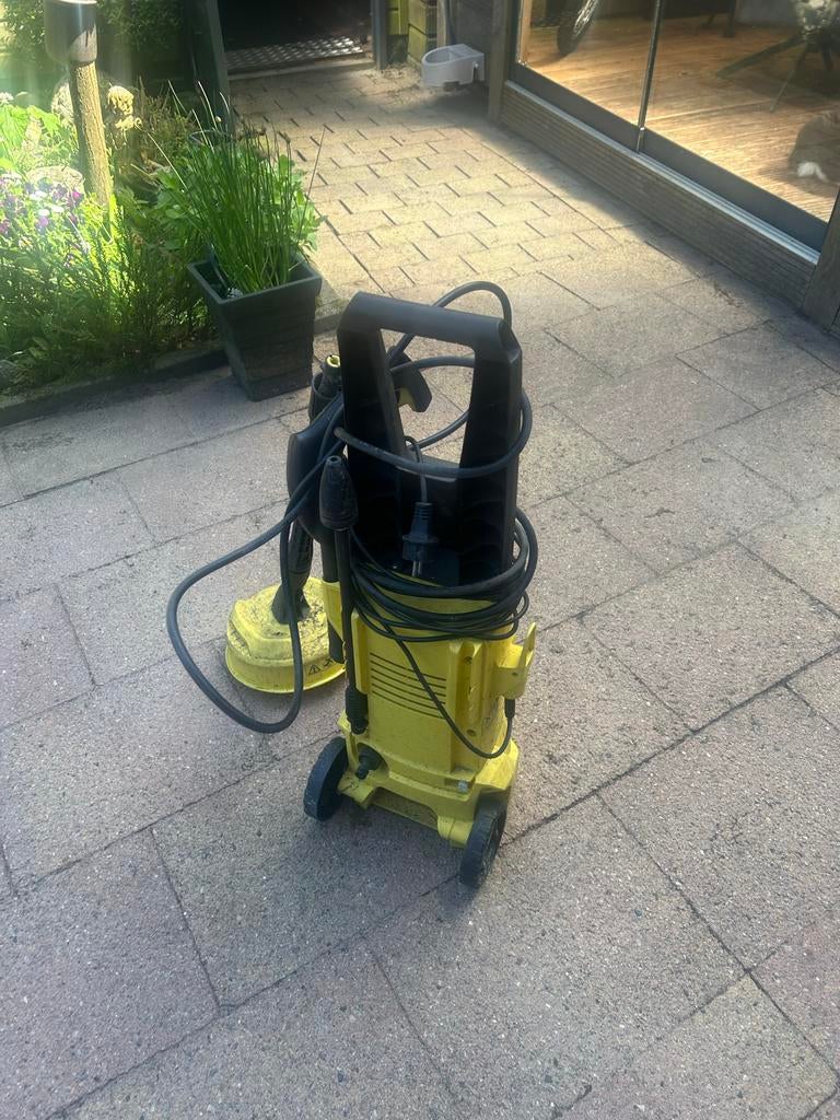 Karcher hogedrukreiniger K2 met terrasreiniger, Doe-het-zelf en Verbouw, Reinigingsmachines, Ophalen, Gebruikt