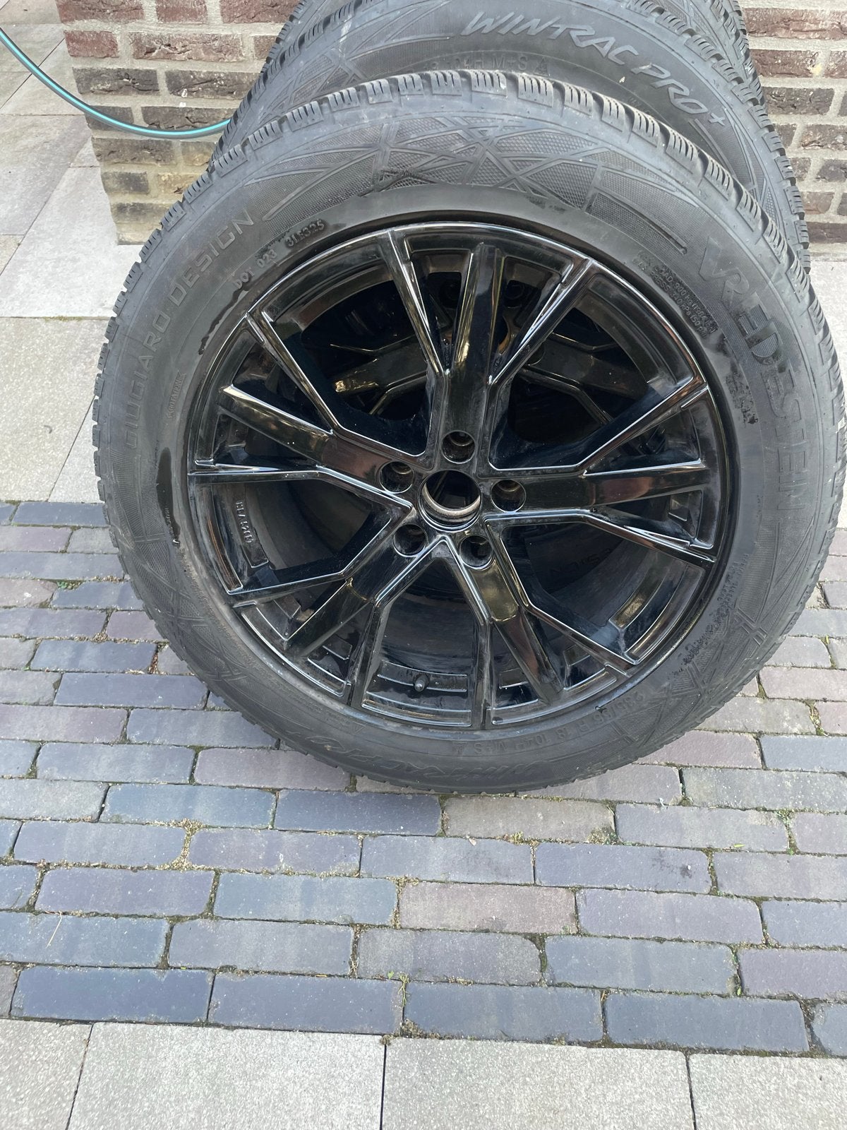 18 inch zwarte velgen met Vredestein winterbanden Audi Q3, Auto-onderdelen, Banden en Velgen, Ophalen, 18 inch, Gebruikt, Banden en Velgen