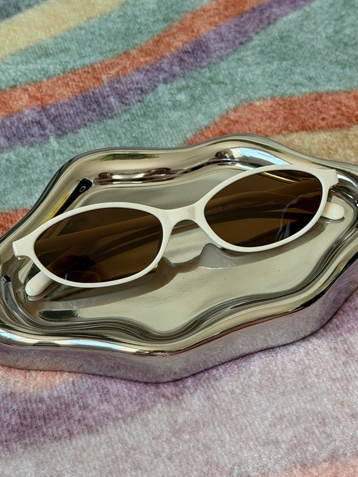 Unisex Slim Cream Cat-Eye Sunglasses – Vintage Minimal Style, Overige merken, Zonnebril, Wit, Nieuw