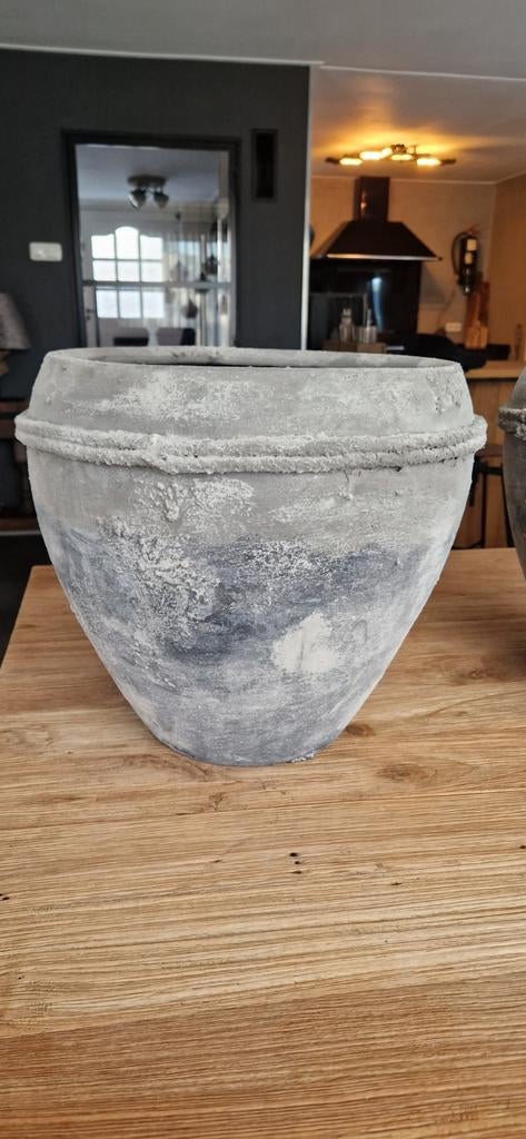 Twee unieke grote potten. Stoer en sober., Huis en Inrichting, Ophalen, Zo goed als nieuw