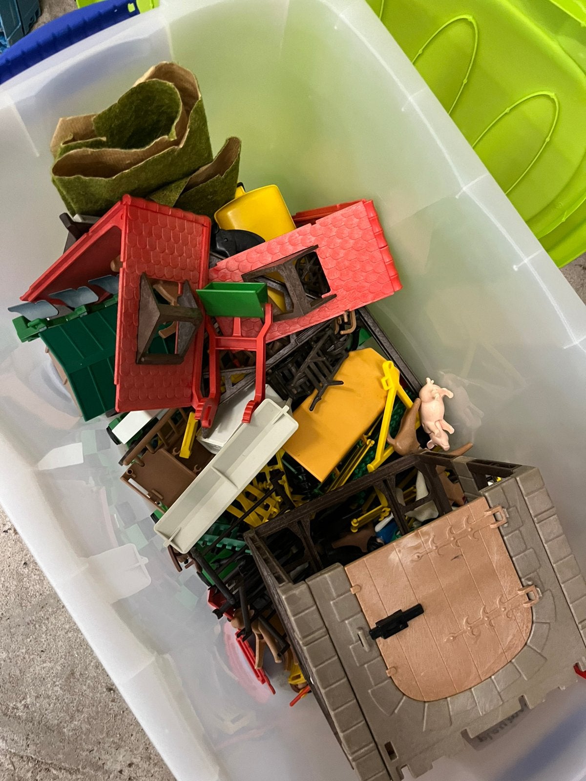 Playmobil, Ophalen