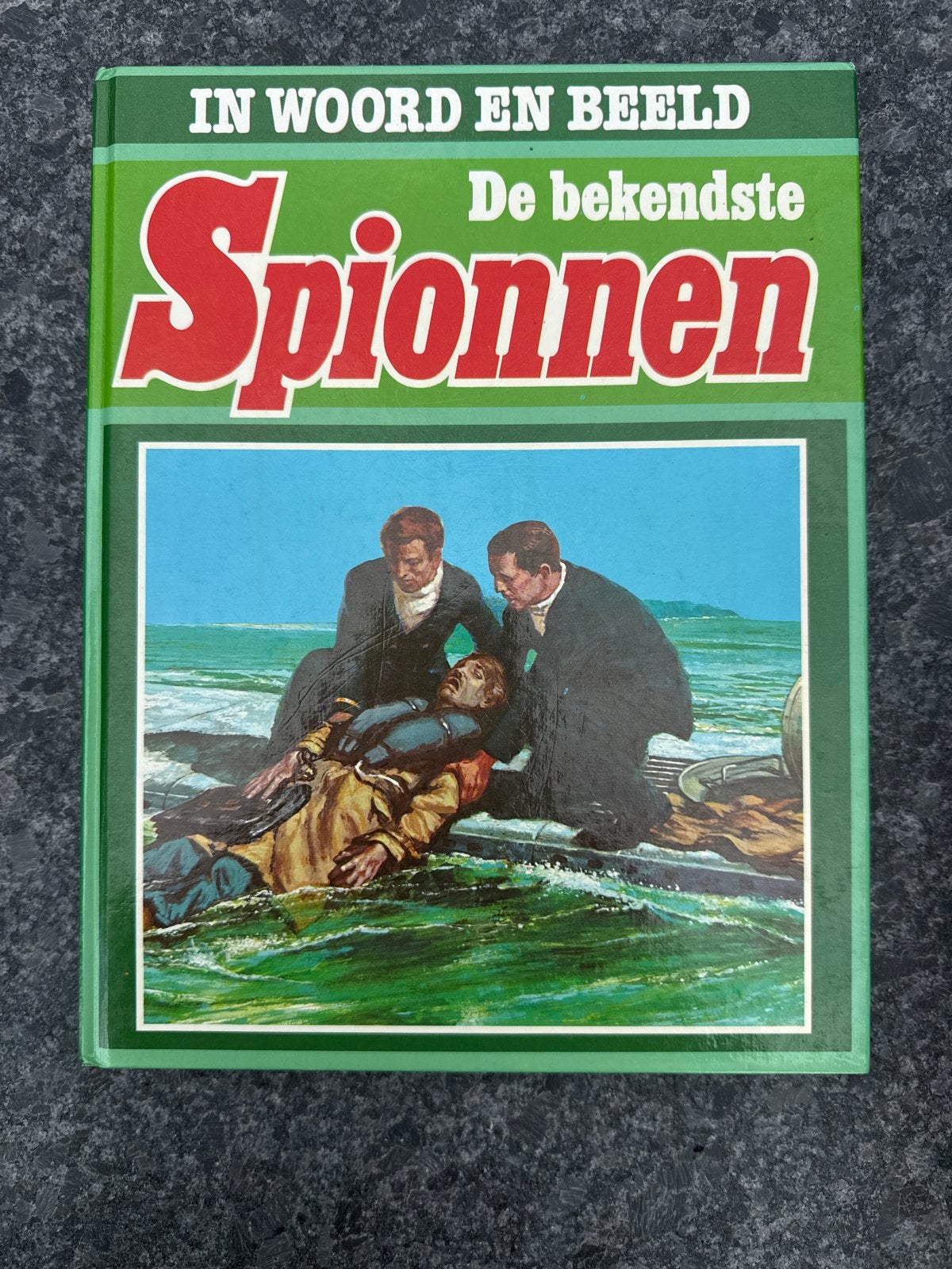 In Woord en Beeld: De Bekendste Spionnen, Ophalen, Gelezen