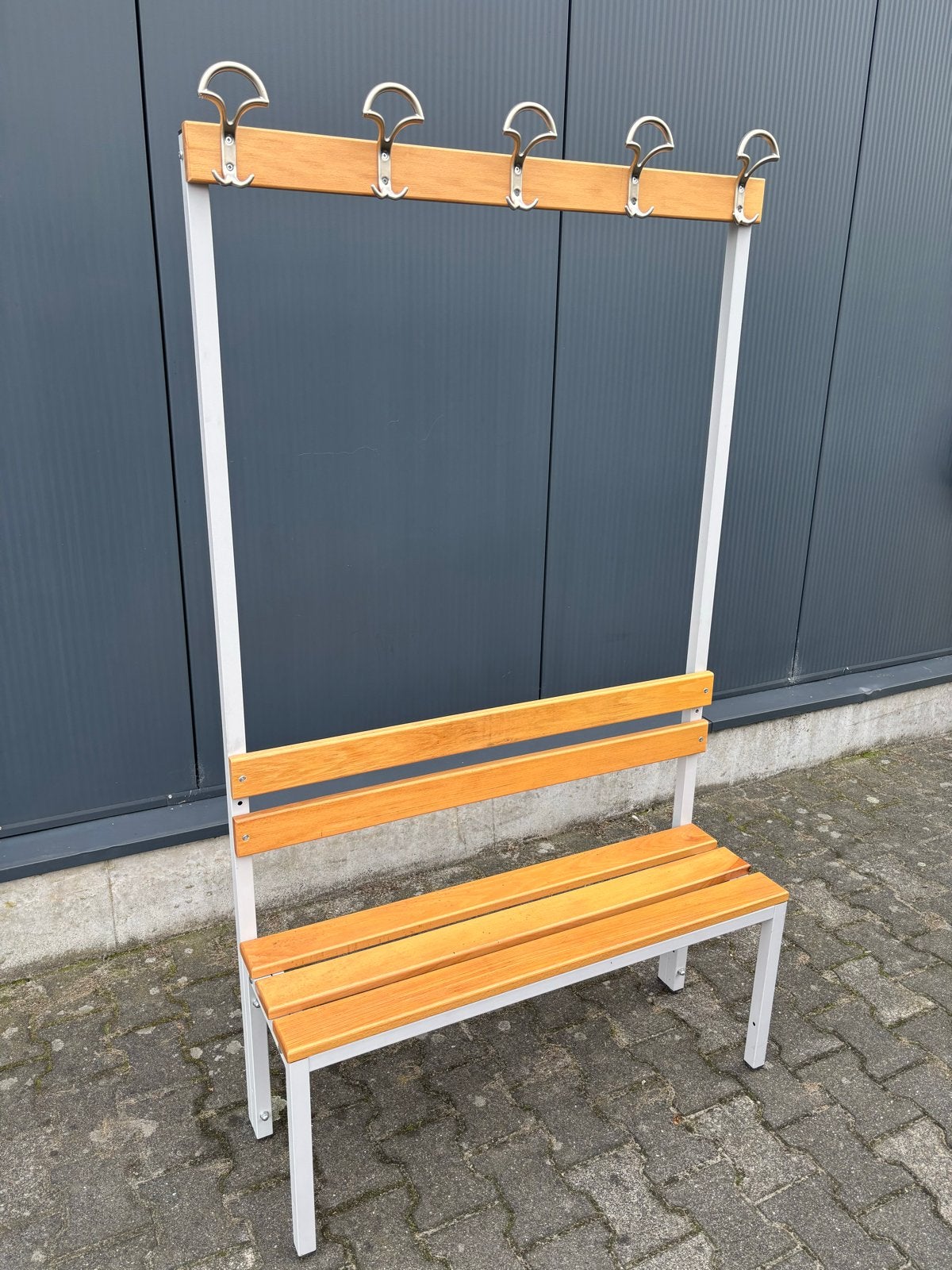 Kleedkamer bankjes, Ophalen, Gebruikt
