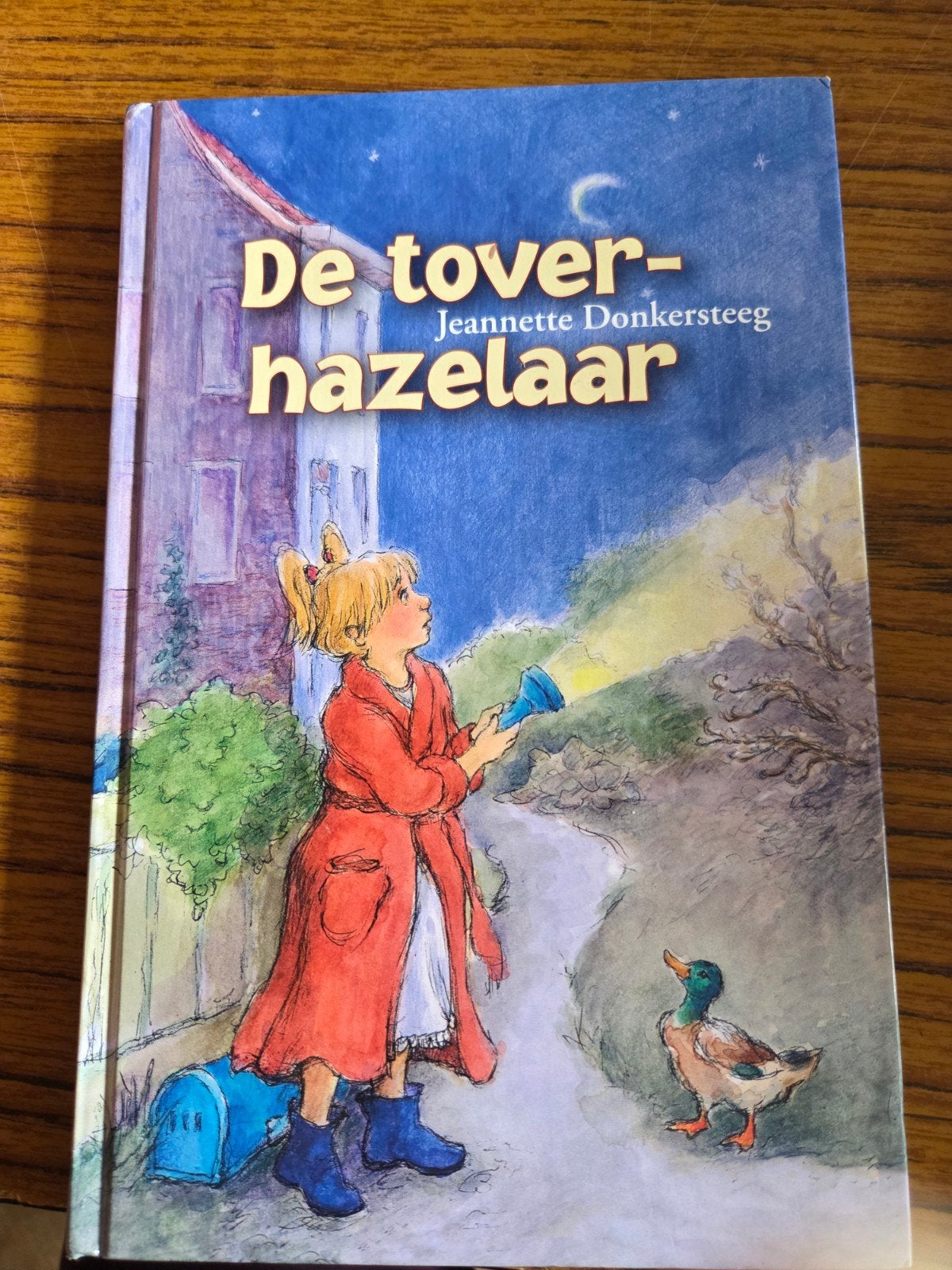 J. Donkersteeg - De toverhazelaar, J. Donkersteeg, Fictie algemeen, Ophalen of Verzenden, Zo goed als nieuw
