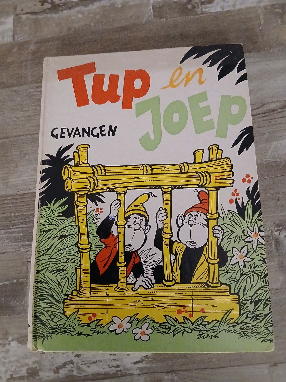 Tup en Joep - Gevangen (Vintage Stripboek), Boeken, Eén stripboek, Ophalen of Verzenden, Gelezen, H.G. Kresse