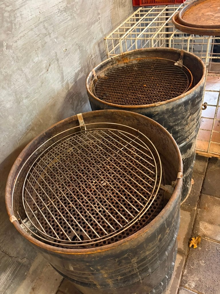2x Barrel Q BBQ, Tuin en Terras, Houtskoolbarbecues, Ophalen, Gebruikt, Barrel Q