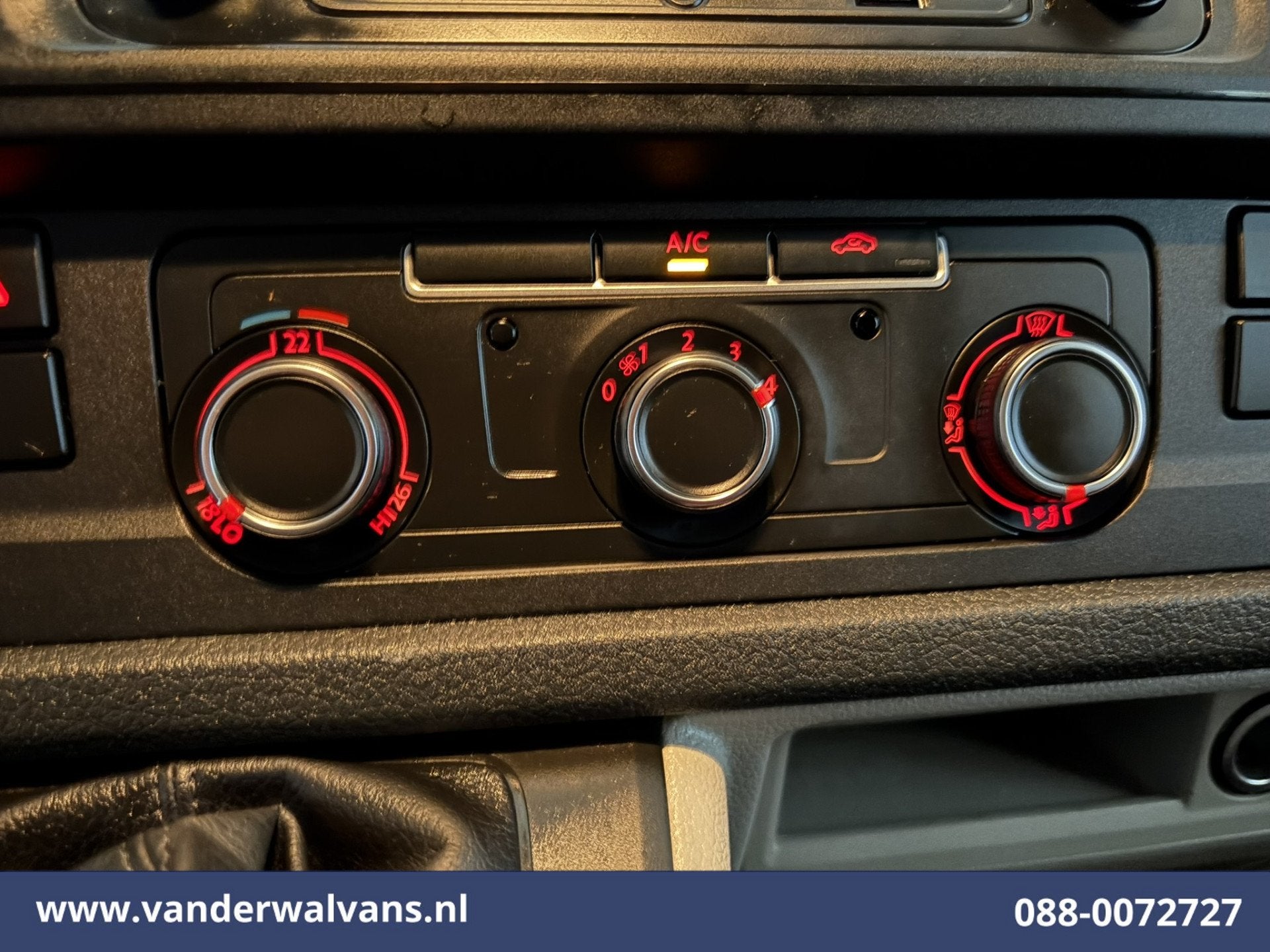 Volkswagen Transporter 2.0 TDI 102pk L2H1 Euro6 Airco | Omvo, Voorwielaandrijving, Stof, Gebruikt, 4 cilinders