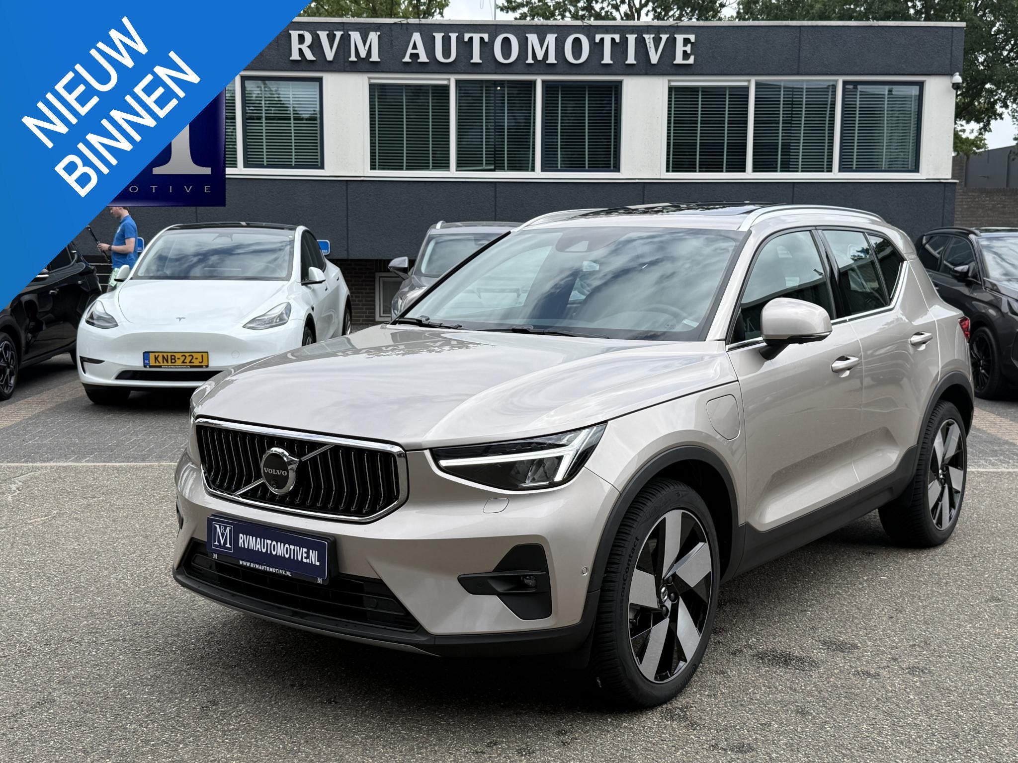 Volvo XC40 1.5 T4 Plug-in hybrid Plus Bright VOLVO DEALER ON, Auto's, Volvo, Stof, Euro 6, 1712 kg, Plug-in hybride