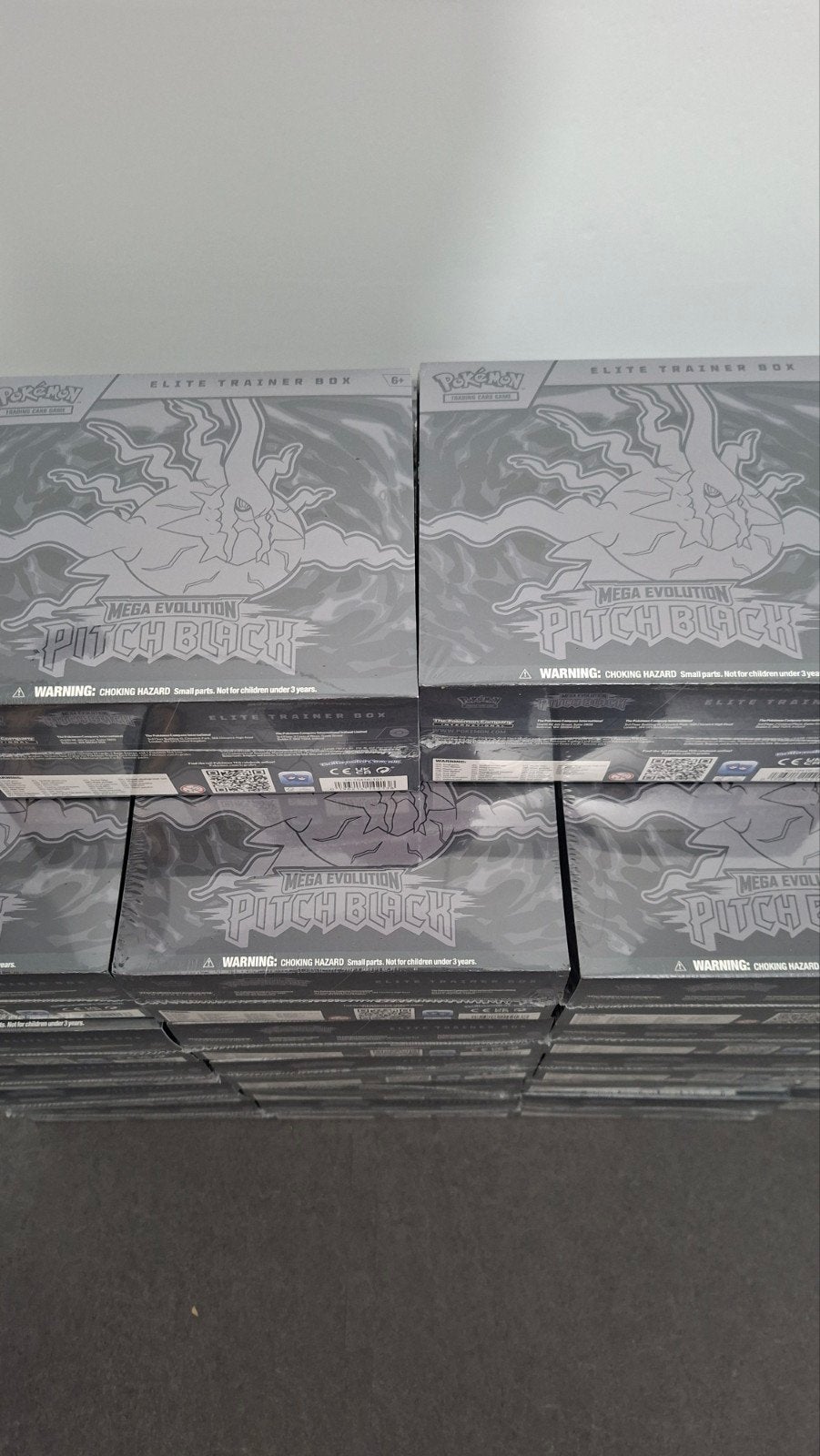 Pitch Black Elite Trainer Box, Ophalen of Verzenden, Nieuw, Boosterbox
