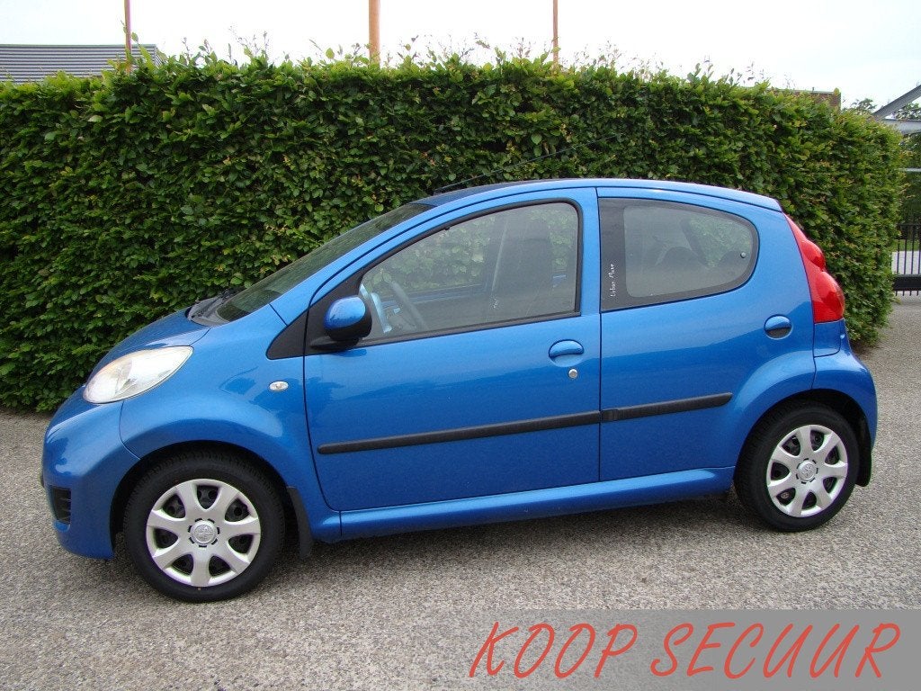 Peugeot 107 1.0-12V Urban Move Airco 5 Drs ! (bj 2010), Voorwielaandrijving, Stof, Gebruikt, Metallic lak