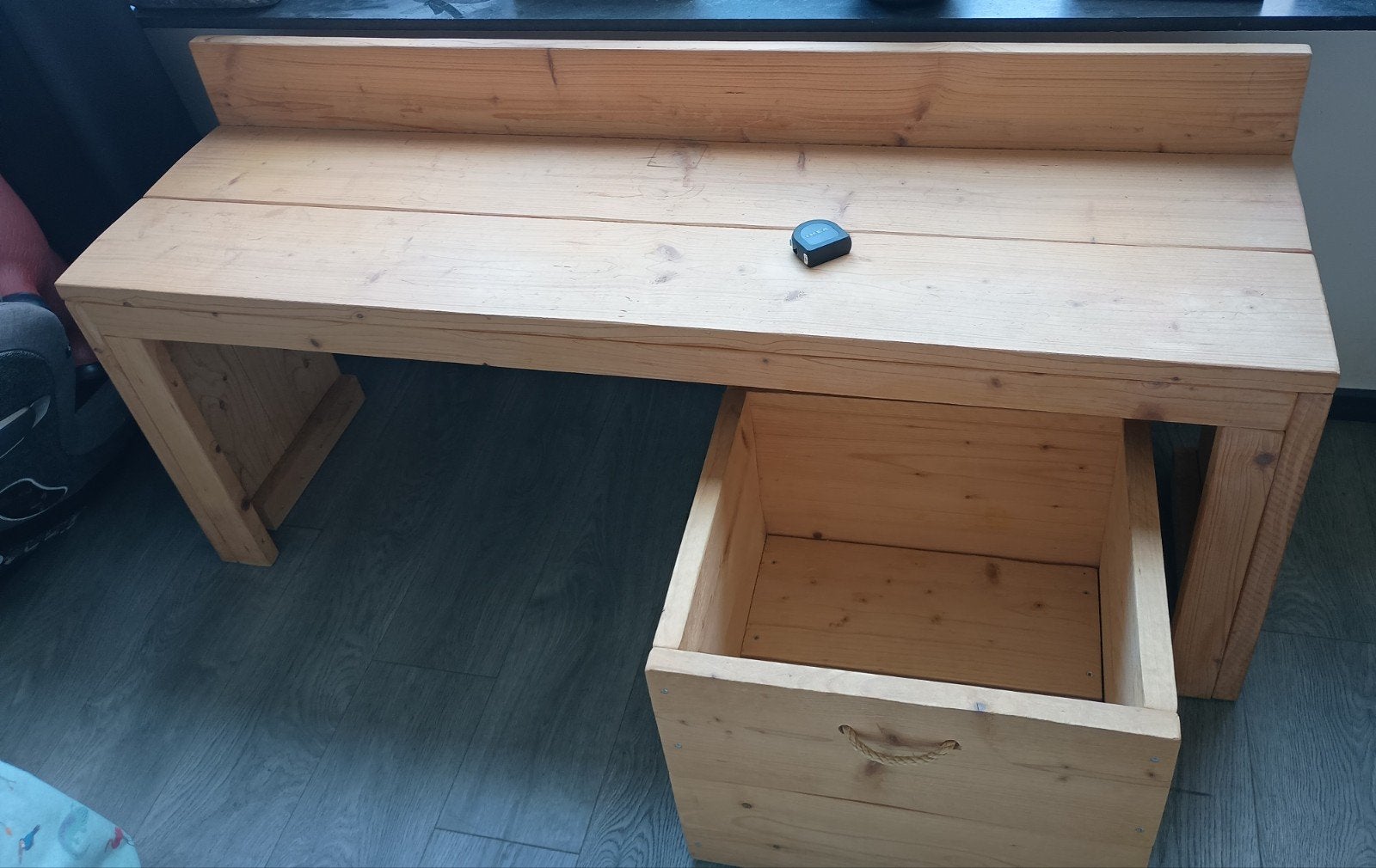 Houten bankje/tafel met bak op wielen - opknappertje, Huis en Inrichting, Kasten | Overige, Ophalen, Gebruikt