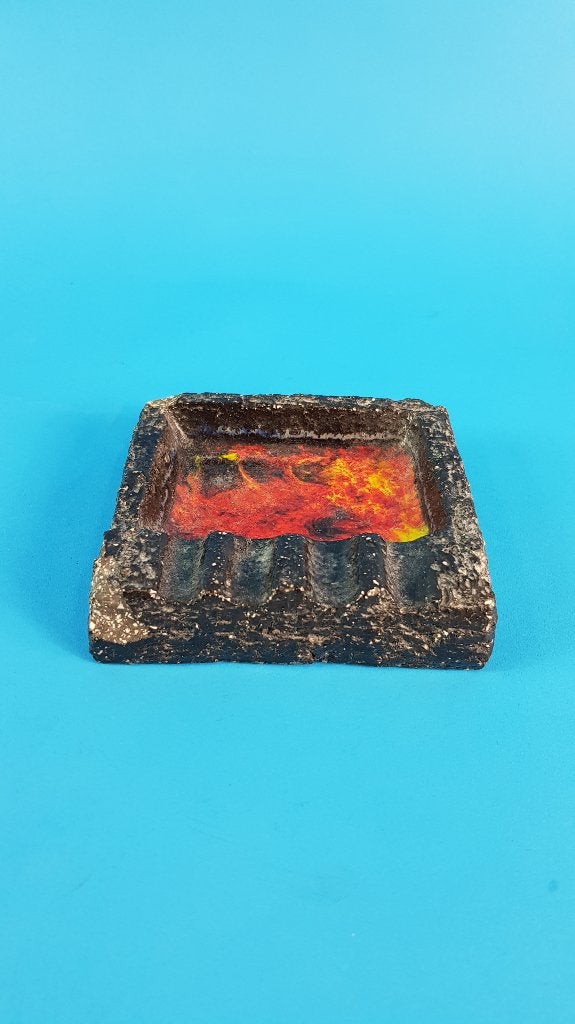 Vintage Fat Lava asbak, zwart vierkant, aardewerk. 6B8