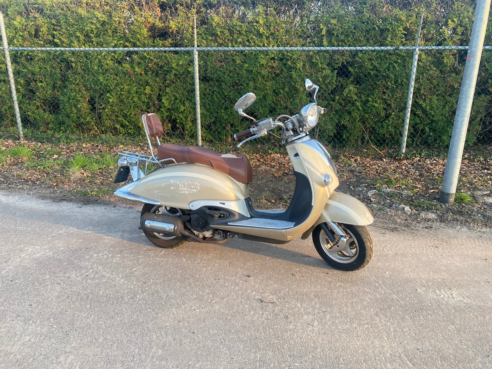 Opknap scooter loopt wel, Fietsen en Brommers, Ophalen of Verzenden, Zo goed als nieuw, Benzine