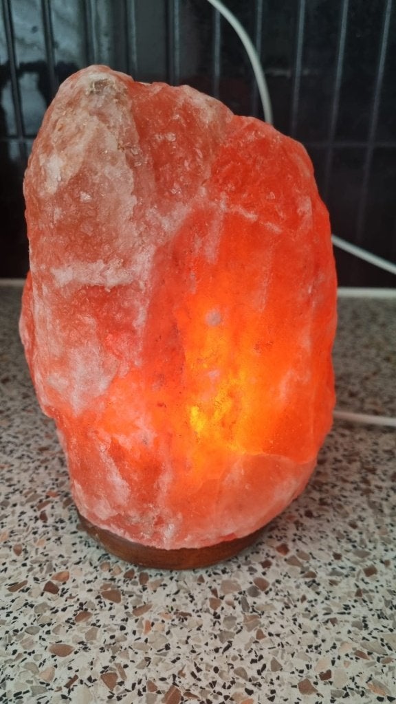 Himalaya zoutlamp / zoutsteenlamp – 20 cm hoog, Oranje, Ophalen of Verzenden, Zoutlamp
