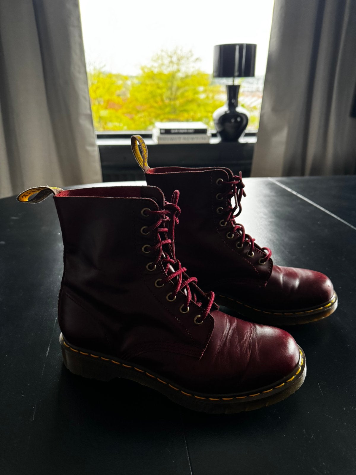 Dr.martens bordeaux rood, Ophalen of Verzenden, Zo goed als nieuw, Rood