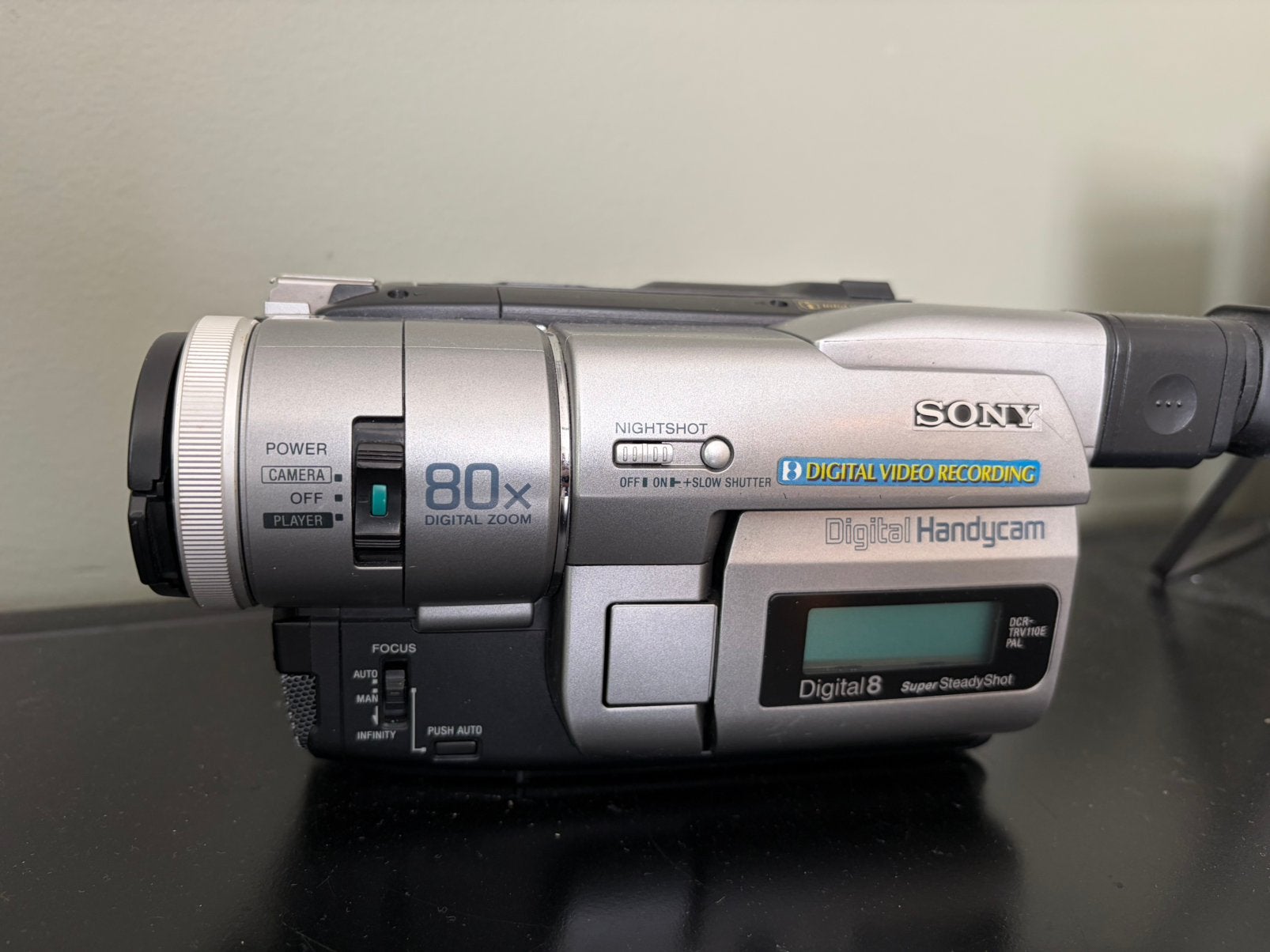 Sony DCR-TRV110E Digital8 Handycam, Ophalen of Verzenden, Zo goed als nieuw, Sony, 20x of meer