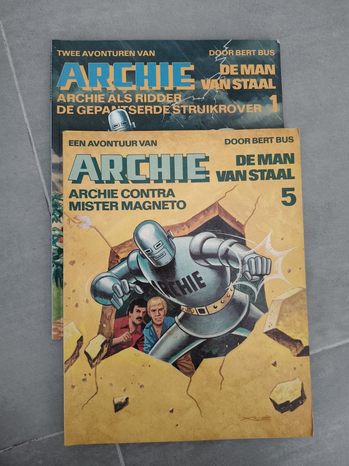 Archie De Man Van Staal - Nrs. 1 & 5 - Bert Bus, Ophalen of Verzenden
