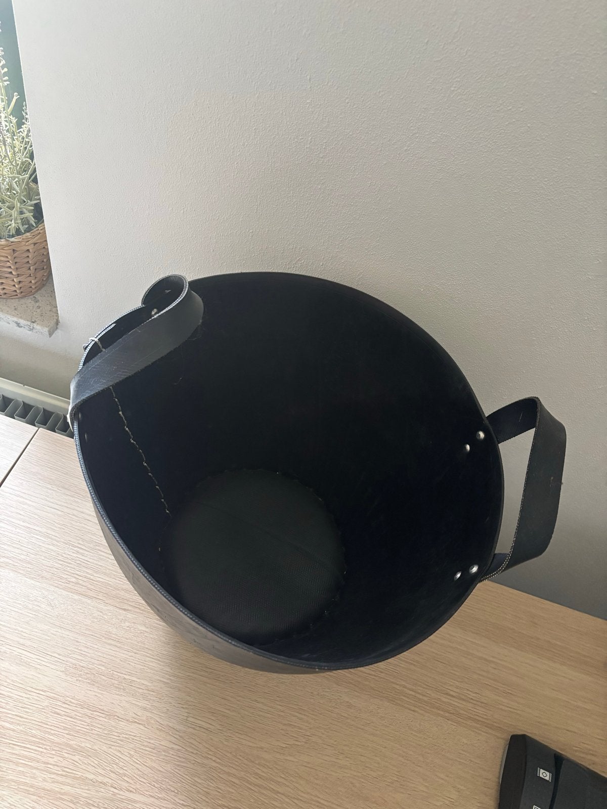 Robuuste lederlook mand - rubberen Opberger of decoratie, Ophalen, Overige materialen, Met handvatten, Gebruikt