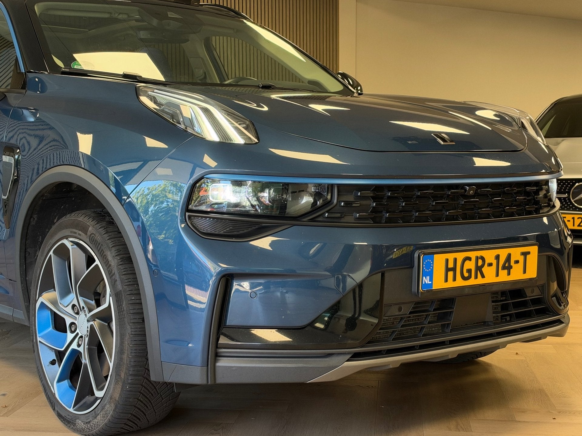 Lynk & Co 01 261PK PLUG-IN HYBRIDE PANORAMADAK AIRCO CAMERA, Auto's, Stof, Met garantie (alle), Blauw, Plug-in hybride