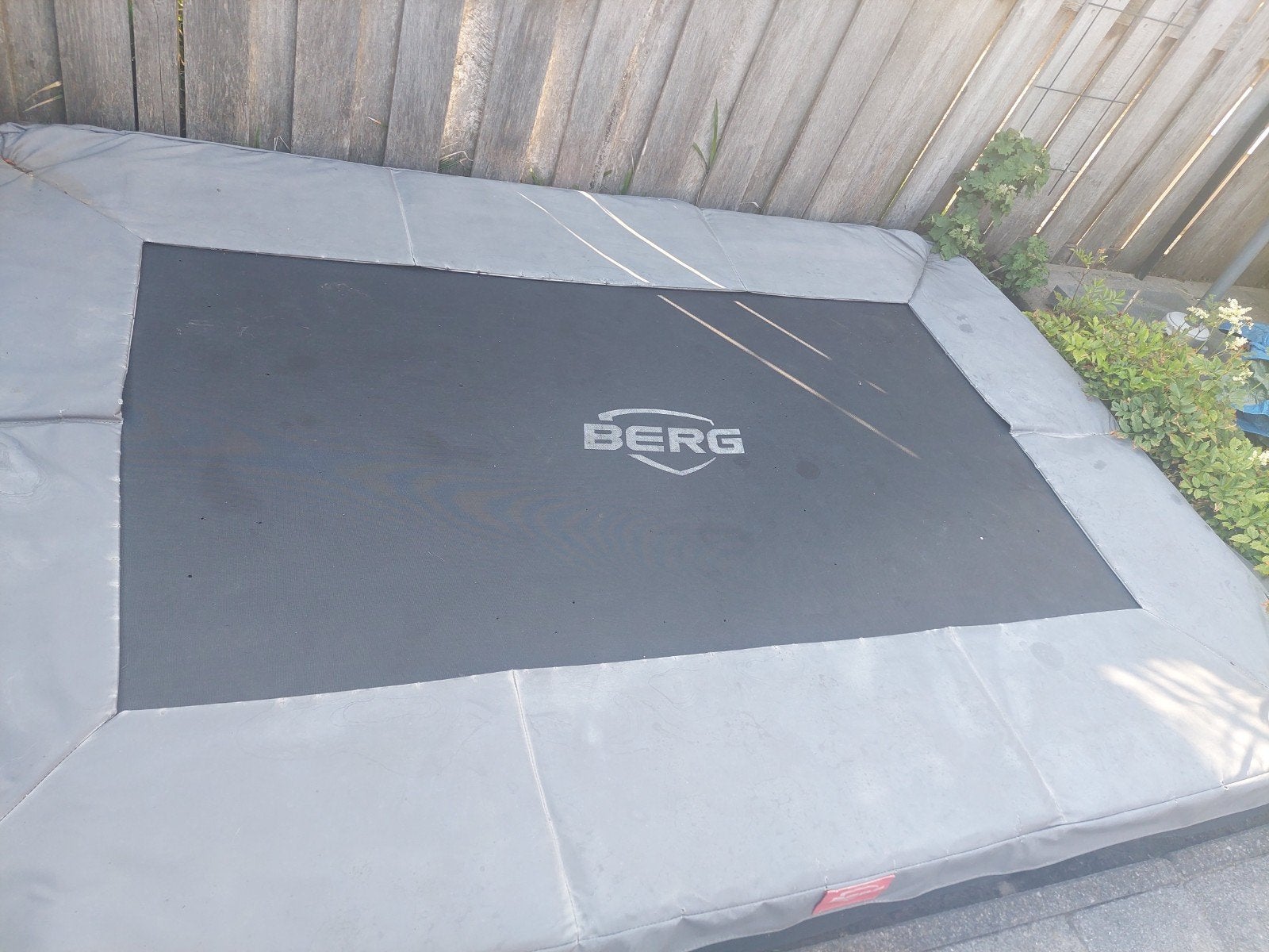 BERG Inground Trampoline 280x190 - Gebruikt, Ophalen, Gebruikt