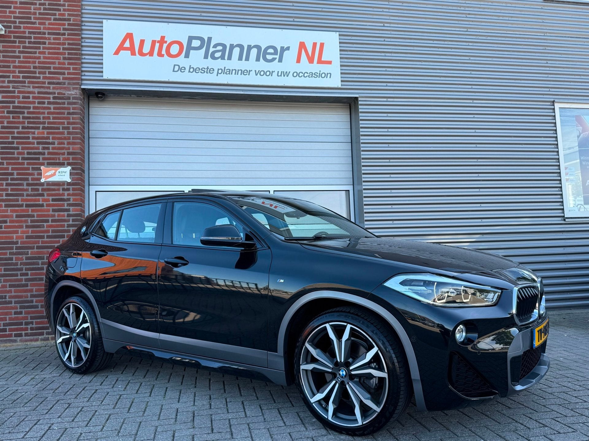 BMW X2 2.0i xDrive High Executive! Camera! Head-Up! Pano!, Automaat, X2, Gebruikt, 2000 kg