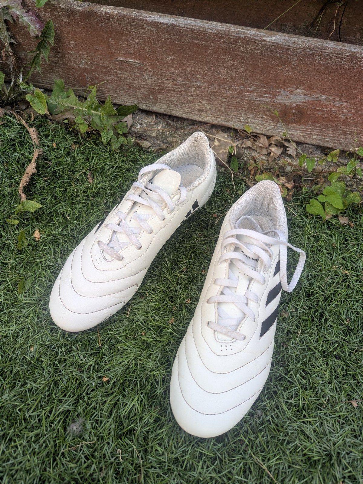 Adidas voetbalschoenen wit - Maat 7/7.5 US, Sport en Fitness, Voetbal, Maat XS of kleiner, Ophalen of Verzenden, Gebruikt, Schoenen