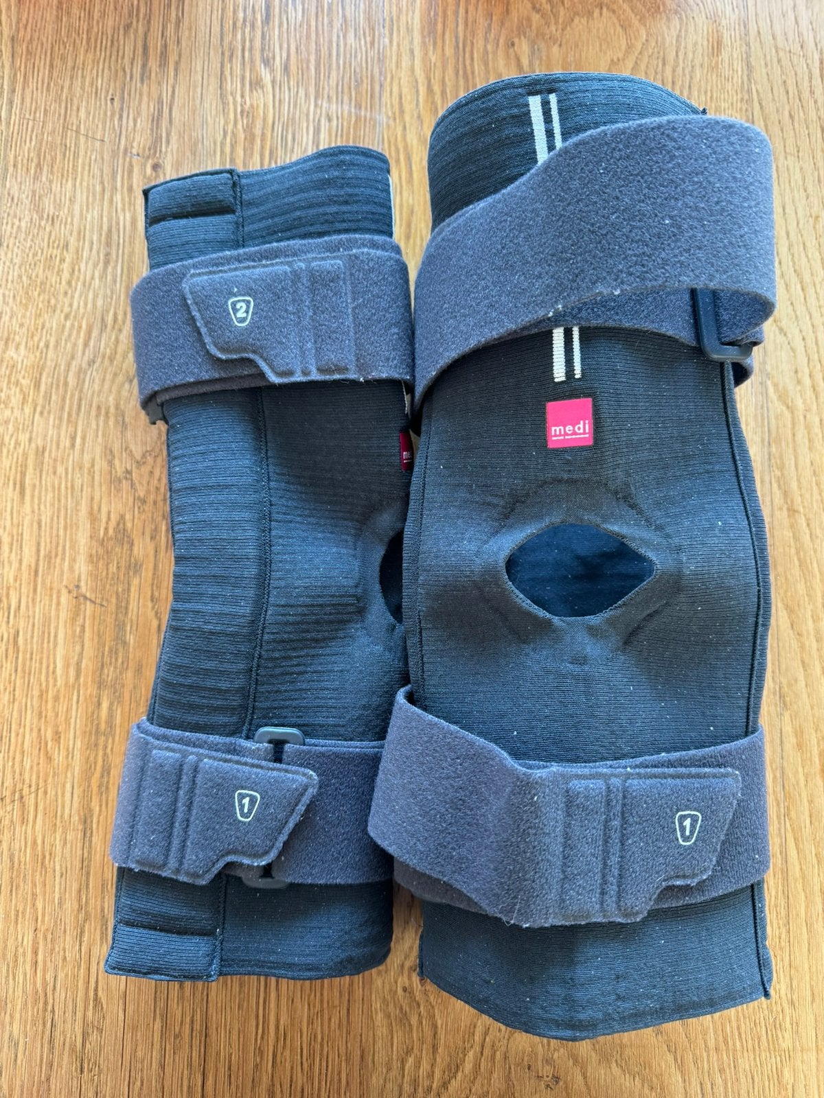 2 Medi Stabimed Pro Knie Braces maat L, Diversen, Ophalen of Verzenden, Zo goed als nieuw