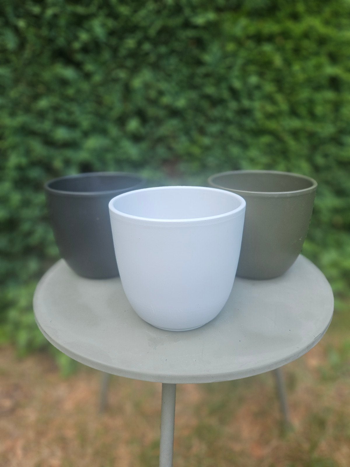 Set van 3 moderne bloempotten in diverse kleuren, Tuin en Terras, Bloempotten, Ophalen, Kunststof, Rond, Zo goed als nieuw