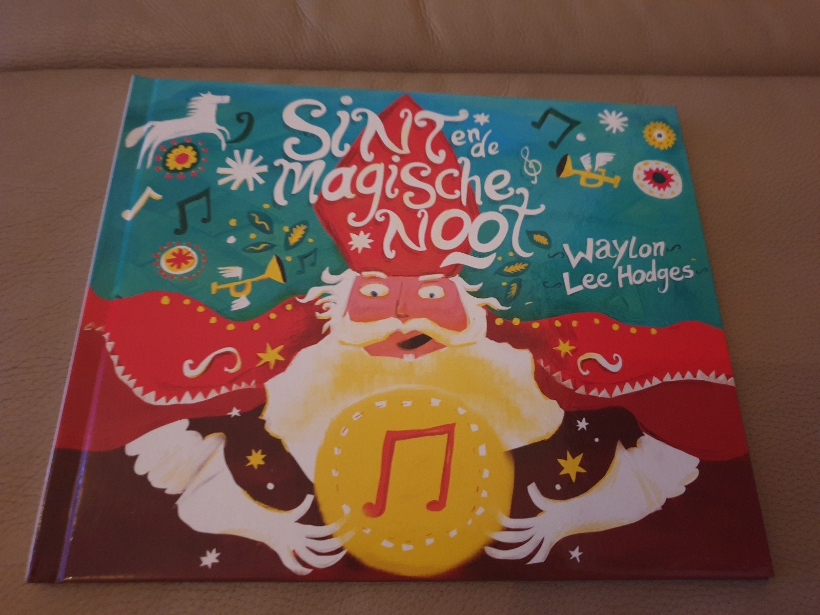 Boek Sint en de Magische Noot, Diversen, Sinterklaas, Ophalen of Verzenden