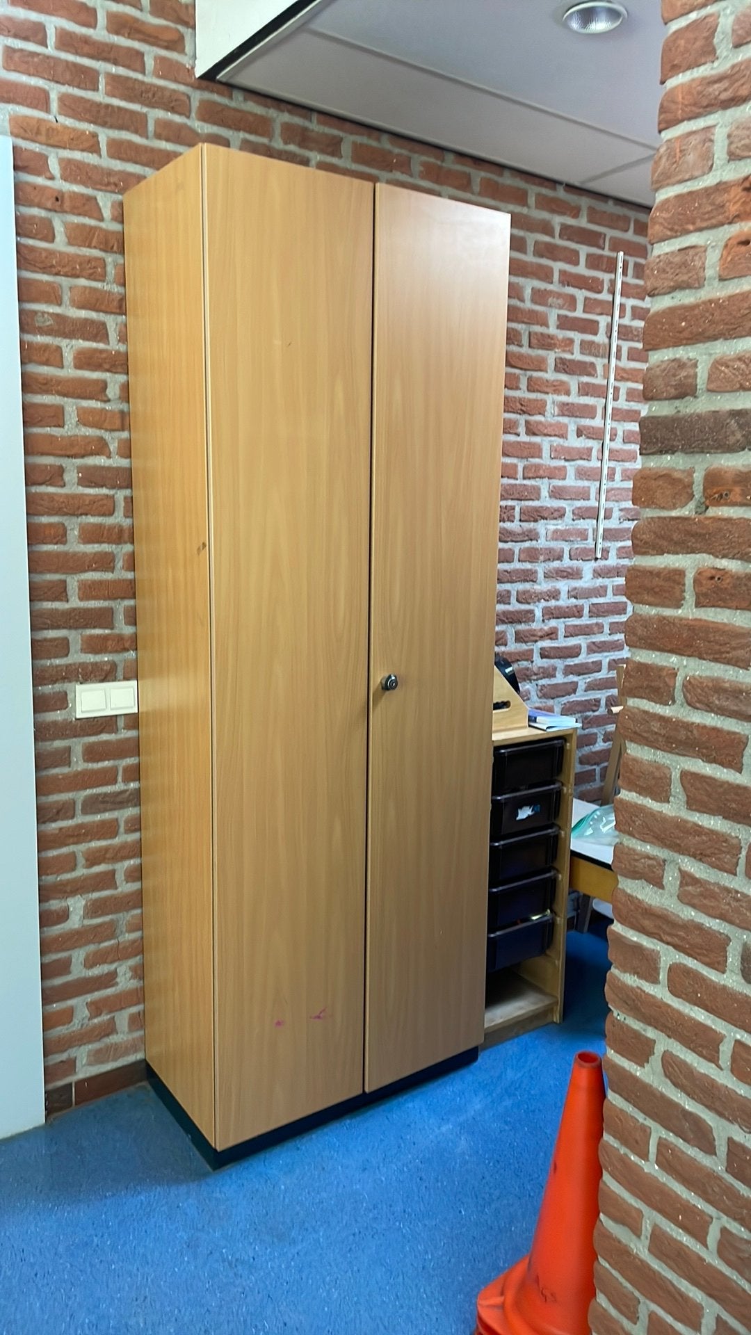 Kast, 200 cm of meer, Zo goed als nieuw, 25 tot 50 cm, 50 tot 100 cm